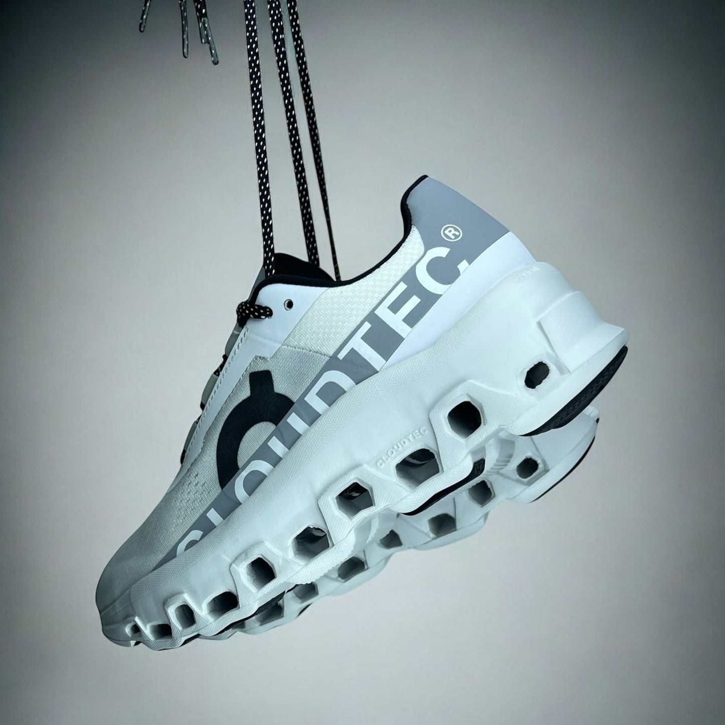 ON CLOUd. HOMBRE B/GRIS