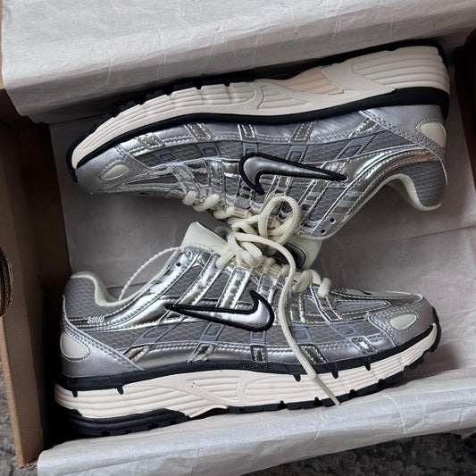 NIKE P6000