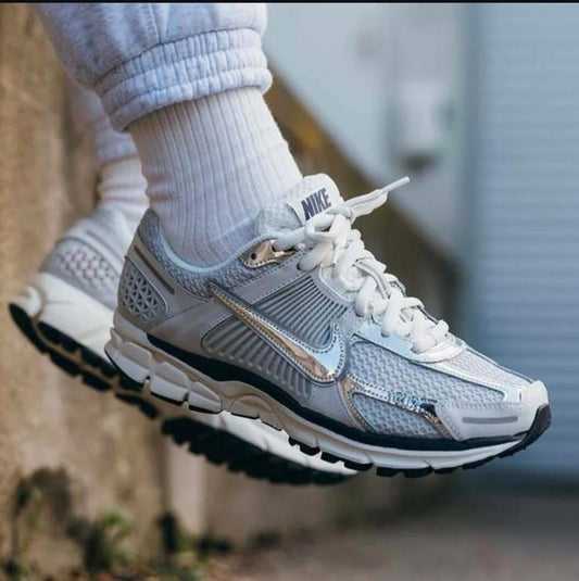 NIKE VOMERO